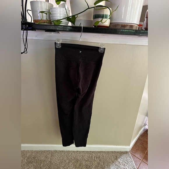 Old Navy Grey Leggings / Yoga Pants - Size S - Picture 2 of 4